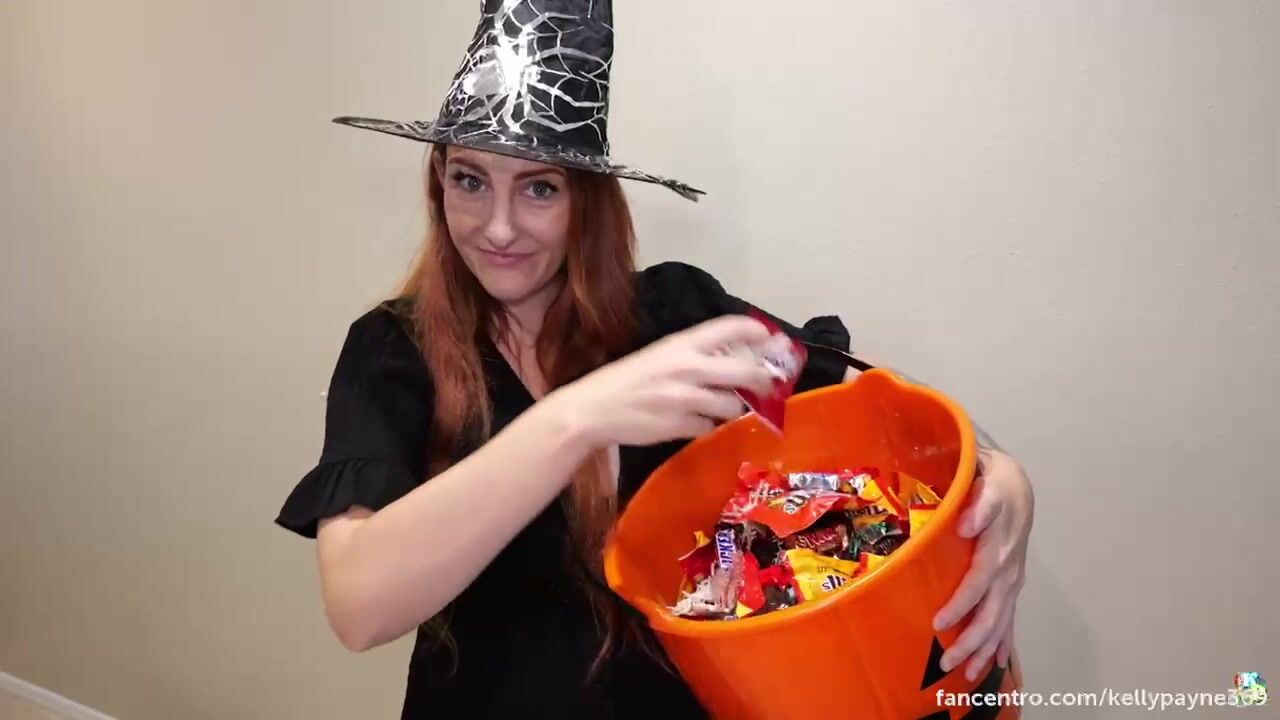 Kelly Payne - Pregnant Moms Halloween Treats -